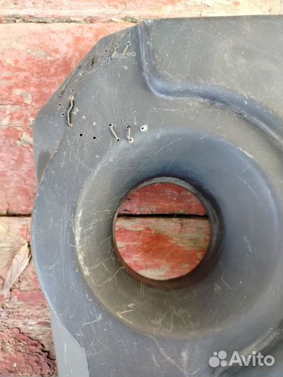 Renault пластик на мотор