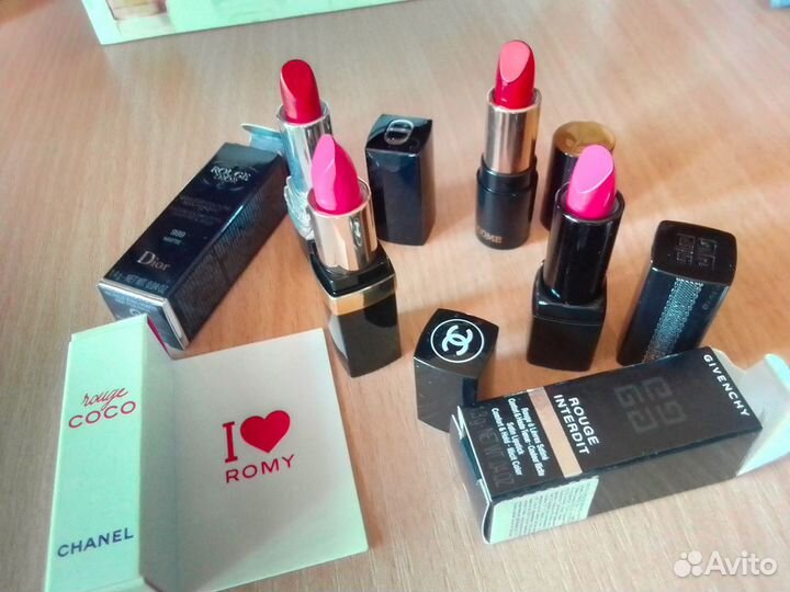 Миниатюры помады бальзамы для губ тушь для ресниц