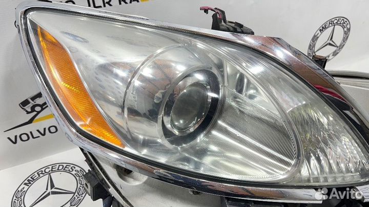 Фара правая ксенон адаптив Lexus GS 2005-2011