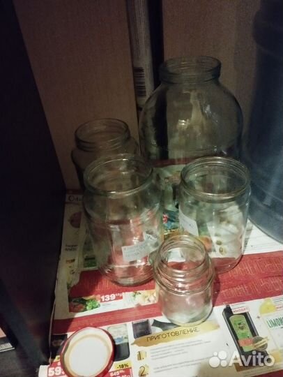 Банки стеклянные много