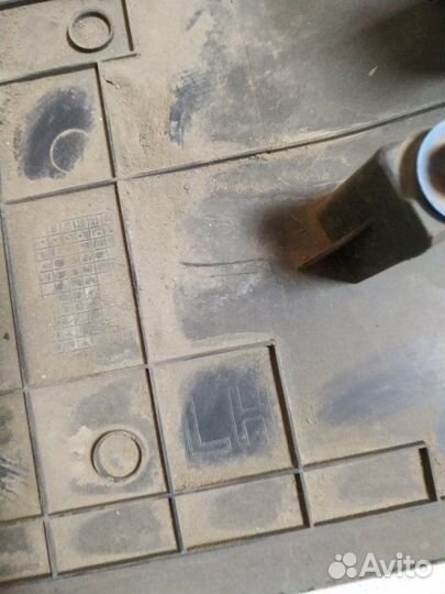 Обшивка стойки левая Hyundai Avante 2010-2015