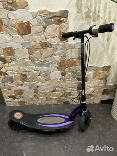 Электросамокат Razor power core E100