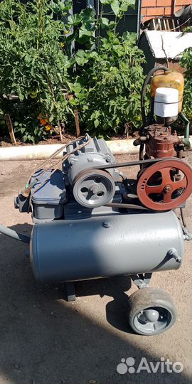 Воздушный компрессор