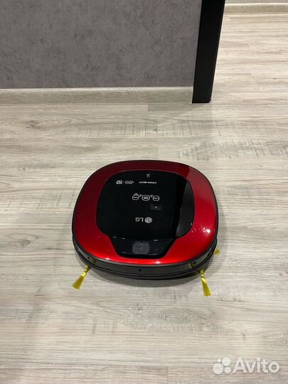 Робот-пылесос LG Hom-Bot Square VRF6043LR Red