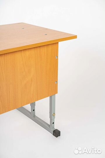 Парта школьная регулируемая