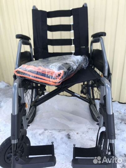 Коляска инвалидная новая