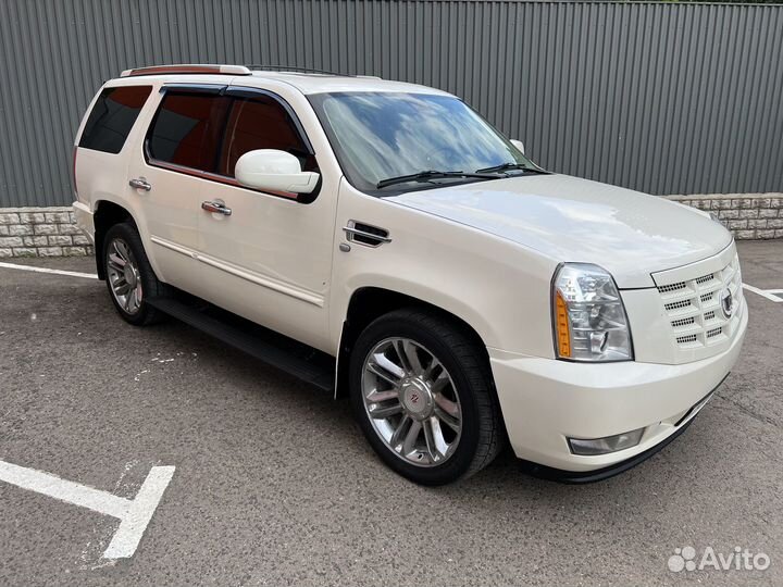 Cadillac Escalade AT, 2011, 215 000 км