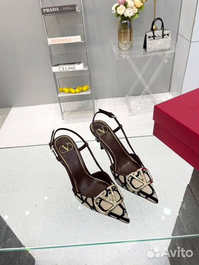 Босоножки женские Valentino