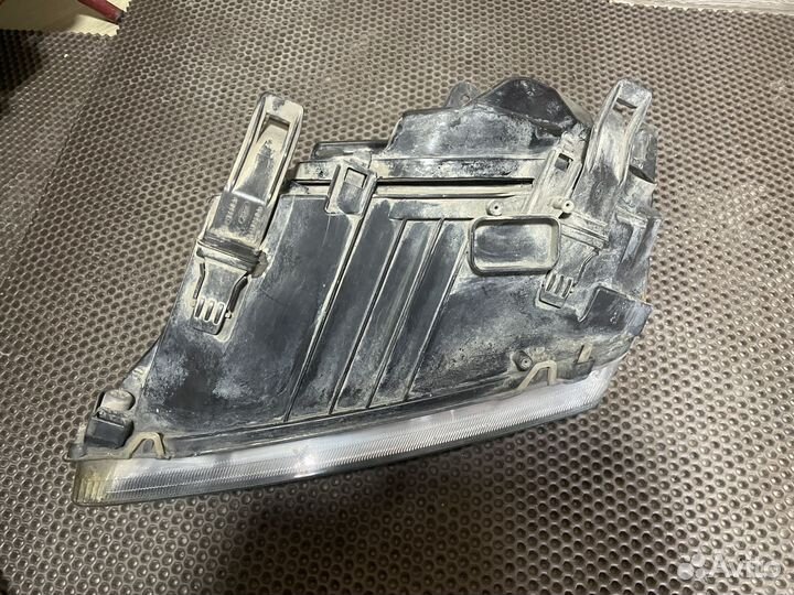 Фара передняя правая на ford focus 2