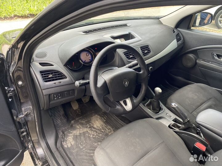 Renault Fluence 1.6 МТ, 2013, битый, 250 000 км