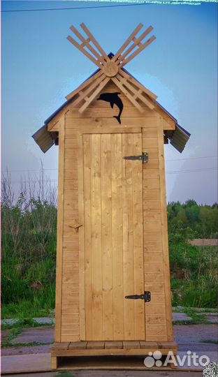 Уличный туалет деревянный