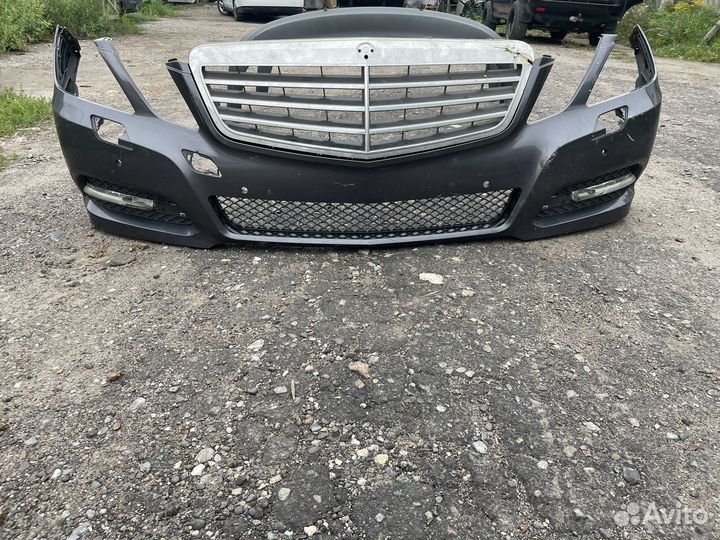 Передний бампер Mercedes-Benz w212 2009 г