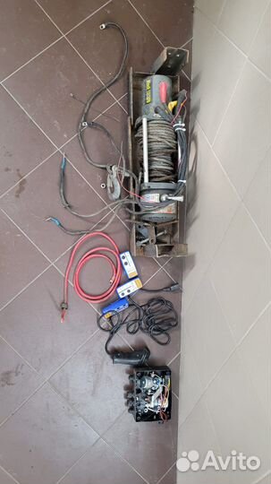 Лебедка электрическая автомобильная