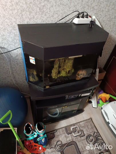 Аквариум с тумбой