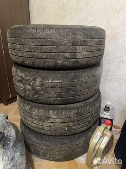 Michelin Latitude Tour HP 215/65 R16 98H