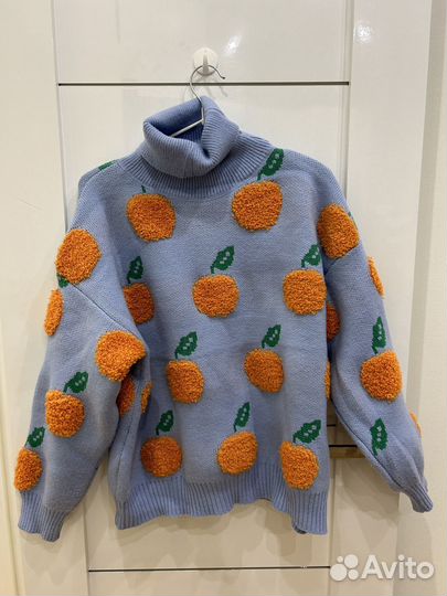 Свитер женский