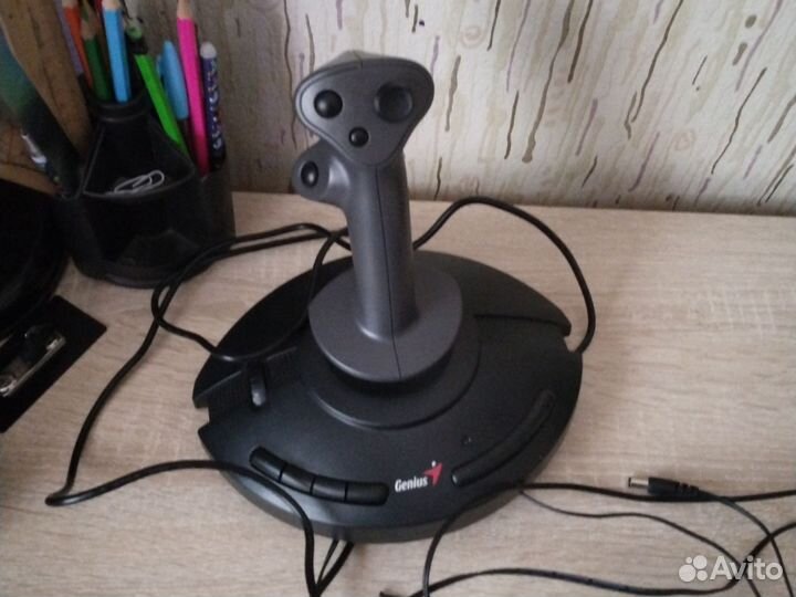 Игровой руль от Genius