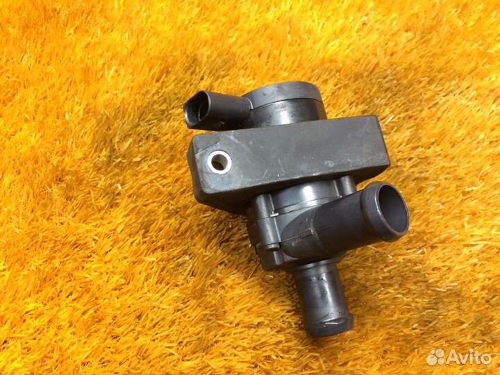 Помпа дополнительная Audi Q5 8R cdnc 2009