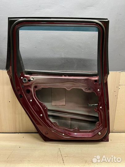 Дверь задняя левая volvo xc70