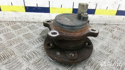 Ступица задняя левая volvo V60 1 (83T22LZ01)