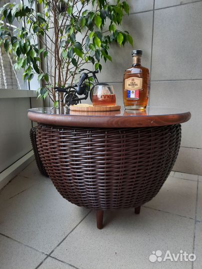 Стол из ротанга. Мебель из ротанга