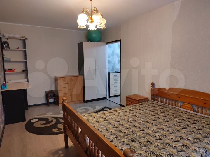 2-к. квартира, 50 м², 1/10 эт.
