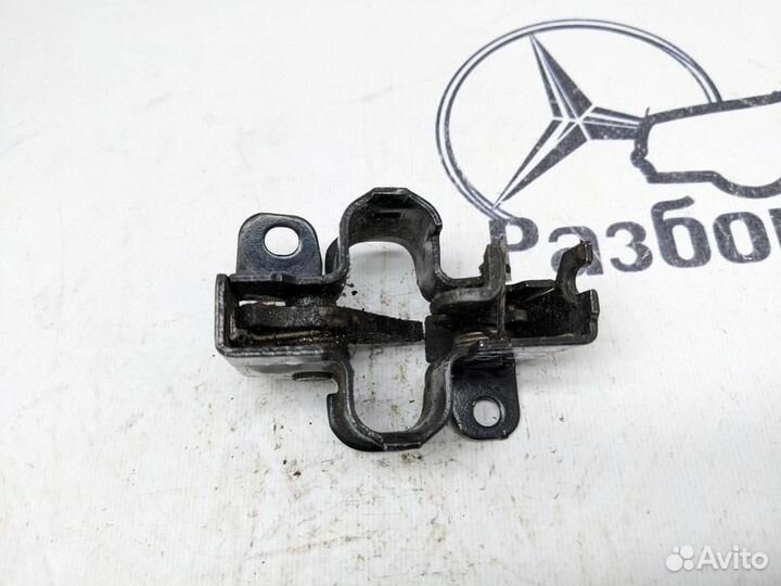 Замок капота w211 E-class 648.961 2004