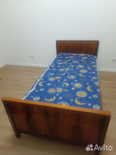 Продам кровати односпальные