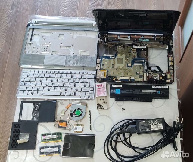 Неисправный ноутбук Toshiba Satellite T210-110