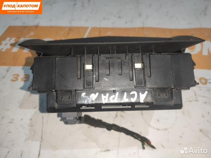 Дисплей компьютера Opel Astra H (2004 - 2007)