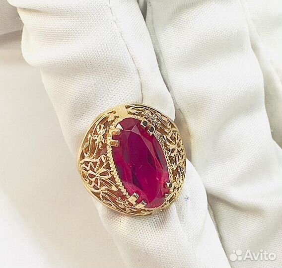 Золотое кольцо с камнем 18,5р