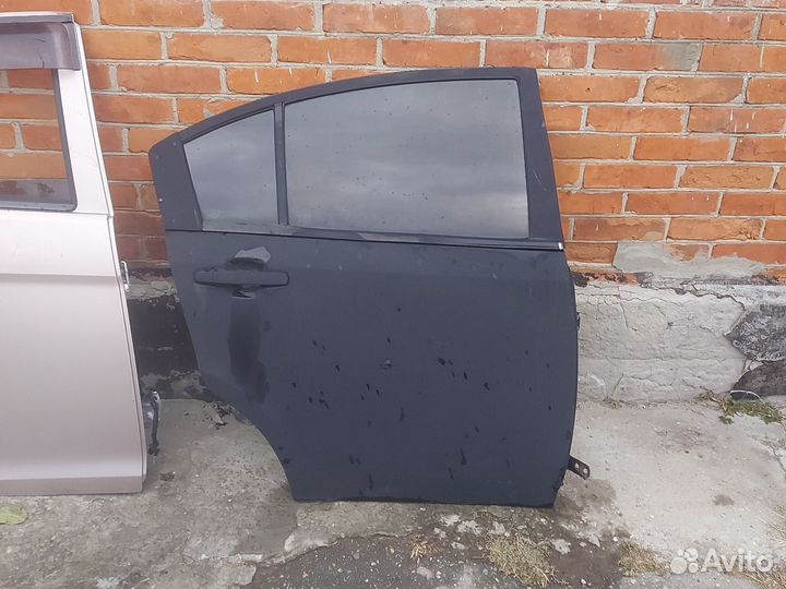 Дверь задняя правая Черри Фора
