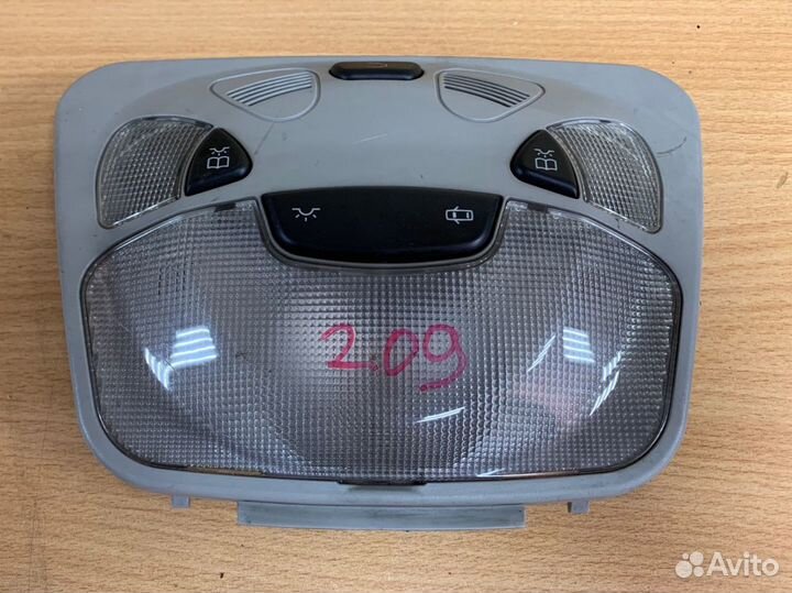 Плафон освещения салона Mercedes w209