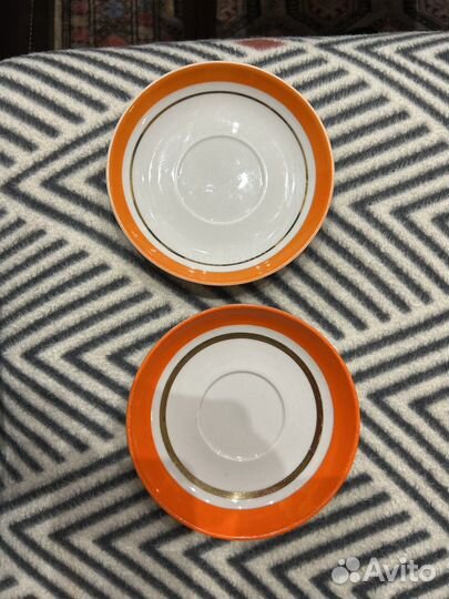 Блюдце красный фарфорист СССР грузия