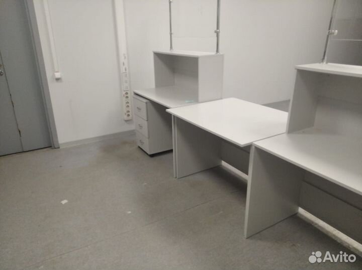 Мебель для пункта выдачи заказов