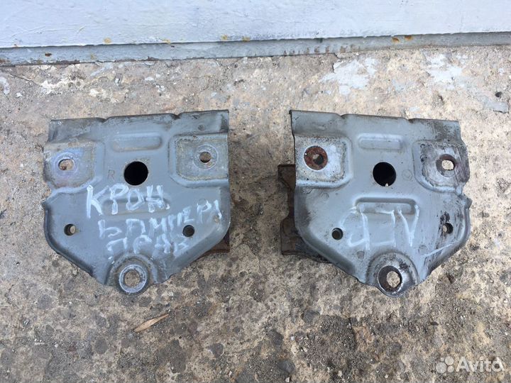 Кронштейн заднего бампера Тойота Королла Е150(доми