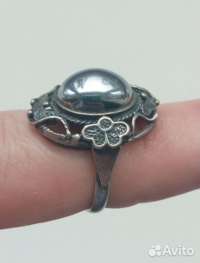 Винтажное серебряное кольцо с чёрным камнем