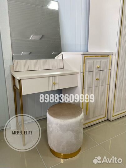 Спальный гарнитур Замира