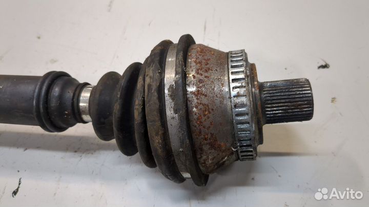 Полуось левая передняя Audi A4 (B6)