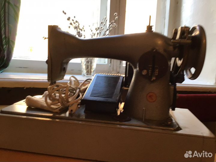 Швейная машина подольская