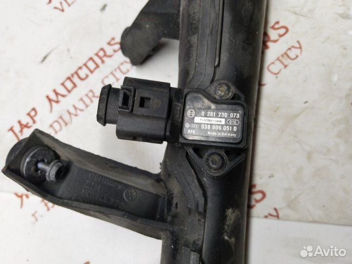 Патрубок интеркулера Volkswagen Tiguan cawa 2010