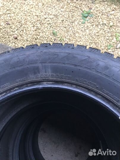 Bridgestone Blizzak Spike-01 225/60 R17 103T