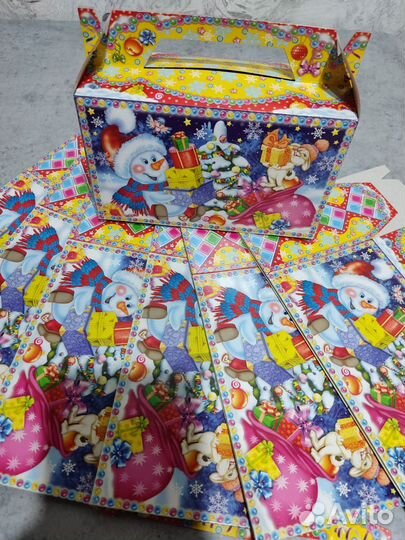 Коробка для сладких новогодних подарков