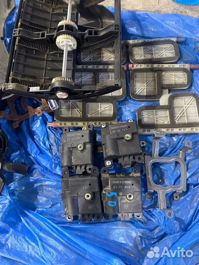 Моторчик привода заслонок отопителя (Honda Civic)