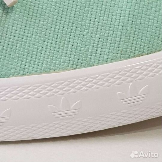 Кроссовки adidas оригинал 38