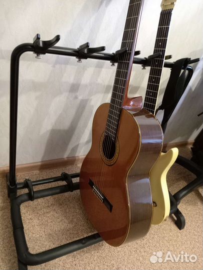 Подставка для гитар