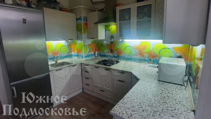 3-к. квартира, 92 м², 2/4 эт.