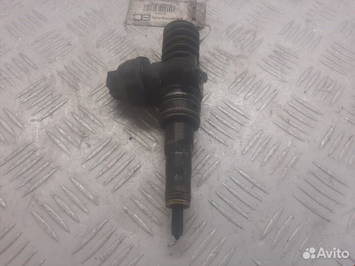 Форсунка Volkswagen Passat B6 2008 038130073AG