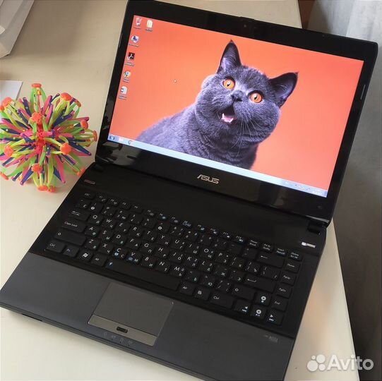 Ноутбук asus/4ядра/как новый