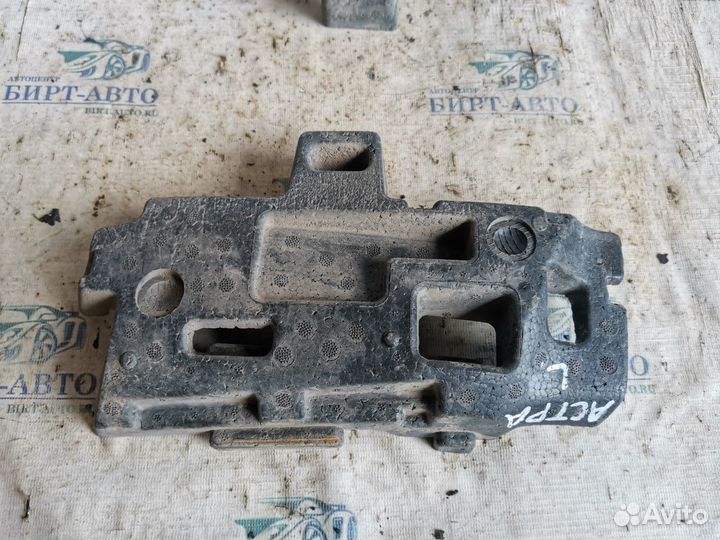 Наполнитель переднего бампера Opel Astra H рестайл